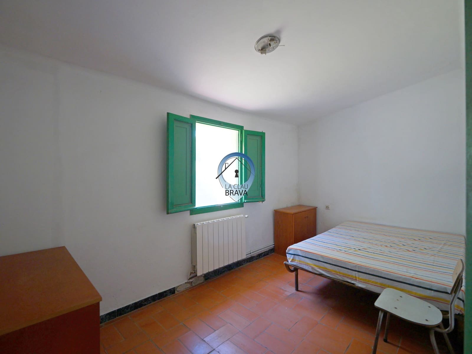 9 bedroom Finca/Country House for sale in Bescano with garage - € 350,000 (Ref: 9534133)