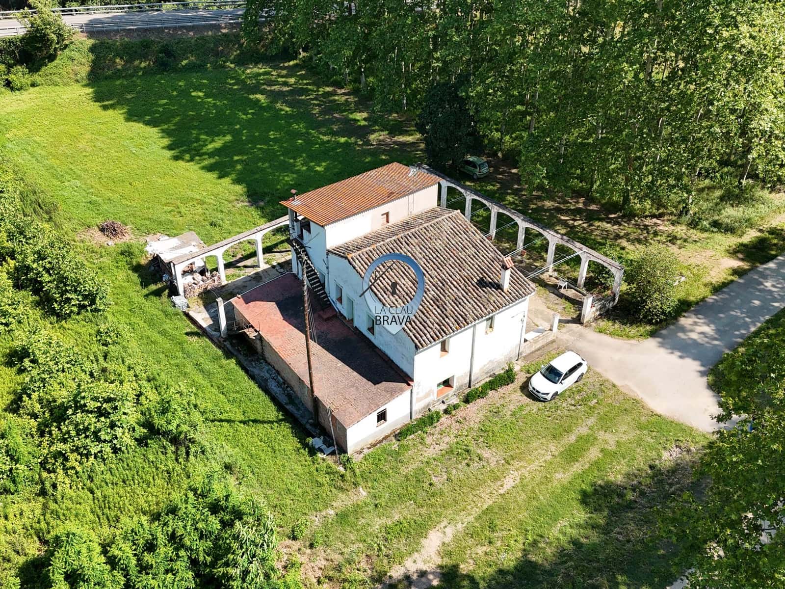 9 bedroom Finca/Country House for sale in Bescano with garage - € 350,000 (Ref: 9534133)