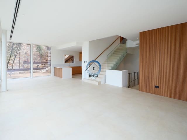 Chalet de 4 habitaciones en Begur en venta con piscina garaje - 2.675.000 € (Ref: 9534134)