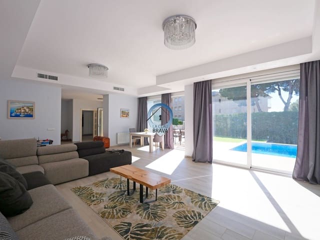 5 bedroom Villa for sale in Calonge i Sant Antoni with pool garage - € 1,500,000 (Ref: 9534135)