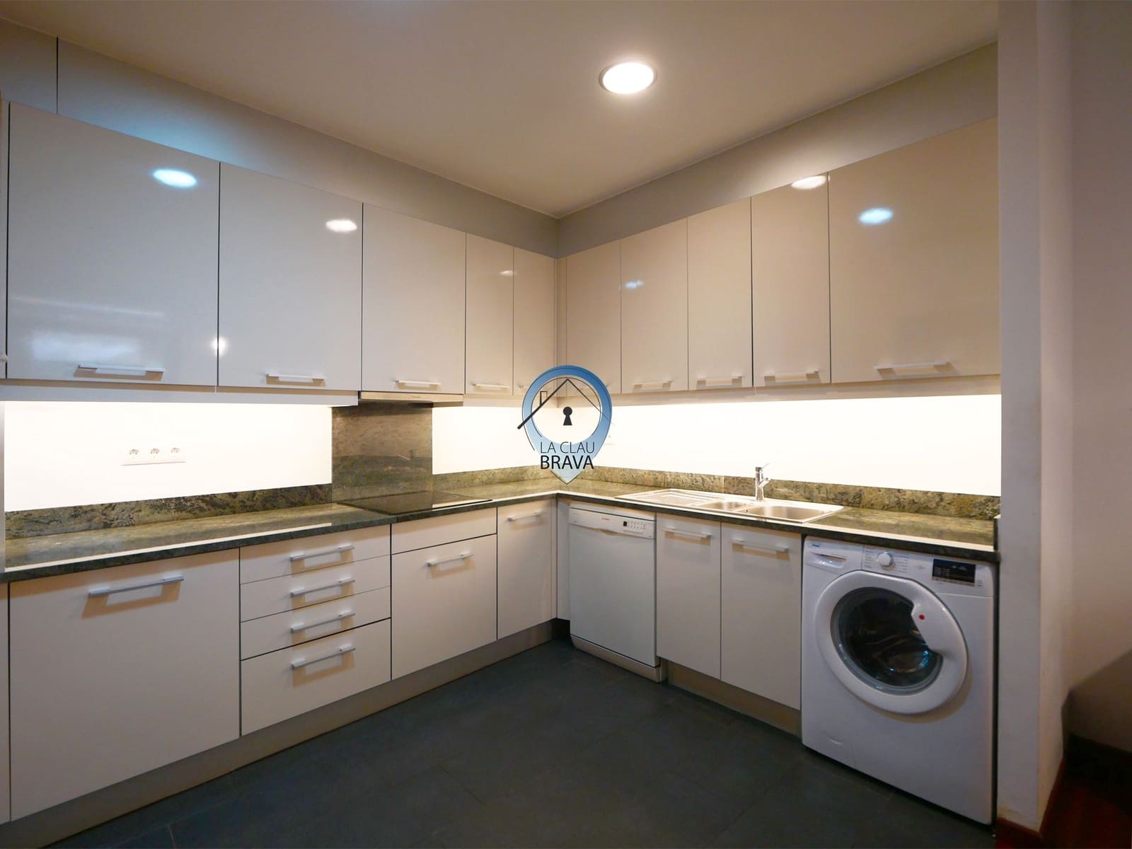 3 soveværelse Lejlighed til salg i Sant Feliu de Guixols - € 520.000 (Ref: 9534138)