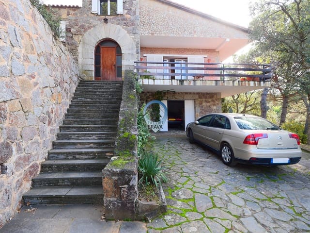 5 soveværelse Finca/Landehus til salg i Castell-Platja d'Aro med swimmingpool garage - € 845.000 (Ref: 9534139)