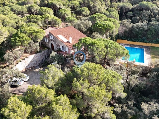 5 soveværelse Finca/Landehus til salg i Castell-Platja d'Aro med swimmingpool garage - € 845.000 (Ref: 9534139)
