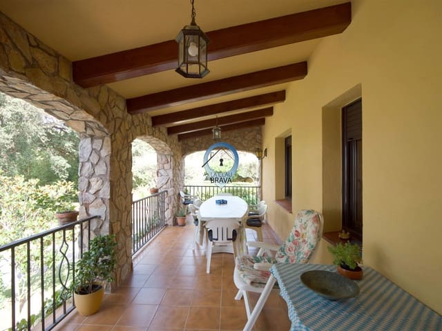 6 soveværelse Villa til salg i Can Carbonell, Caldes de Malavella med swimmingpool garage - € 625.000 (Ref: 9534149)