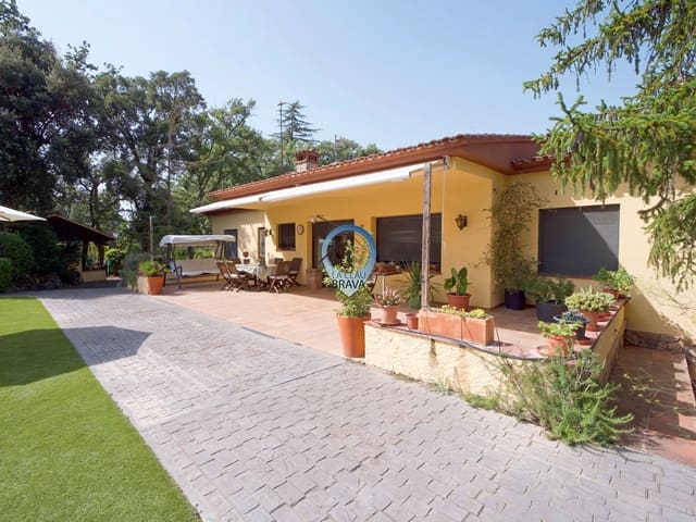 6 soveværelse Villa til salg i Can Carbonell, Caldes de Malavella med swimmingpool garage - € 625.000 (Ref: 9534149)