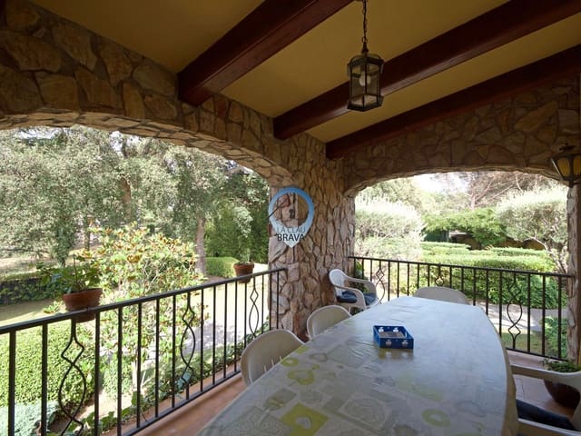 6 soveværelse Villa til salg i Can Carbonell, Caldes de Malavella med swimmingpool garage - € 625.000 (Ref: 9534149)