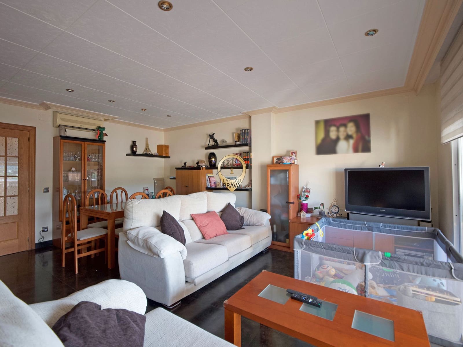 6 bedroom Commercial for sale in Sant Feliu de Guixols - € 745,000 (Ref: 9536423)