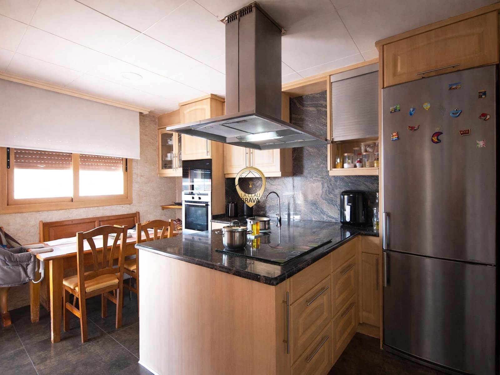 6 bedroom Commercial for sale in Sant Feliu de Guixols - € 745,000 (Ref: 9536423)