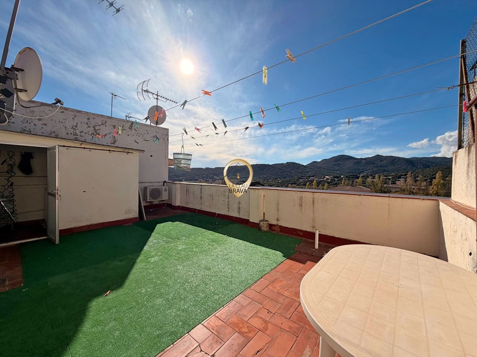 6 bedroom Commercial for sale in Sant Feliu de Guixols - € 745,000 (Ref: 9536423)