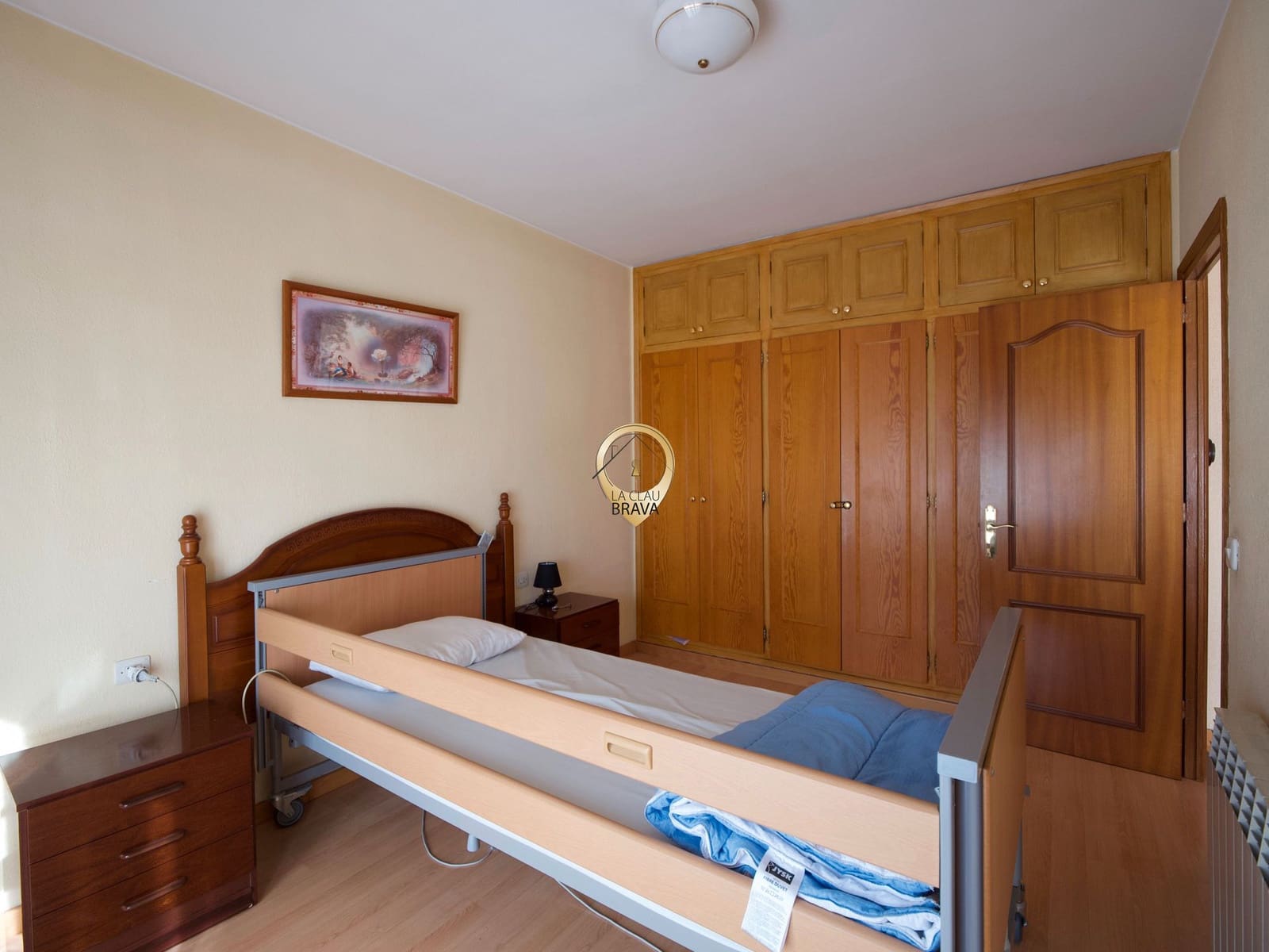 6 bedroom Commercial for sale in Sant Feliu de Guixols - € 745,000 (Ref: 9536423)