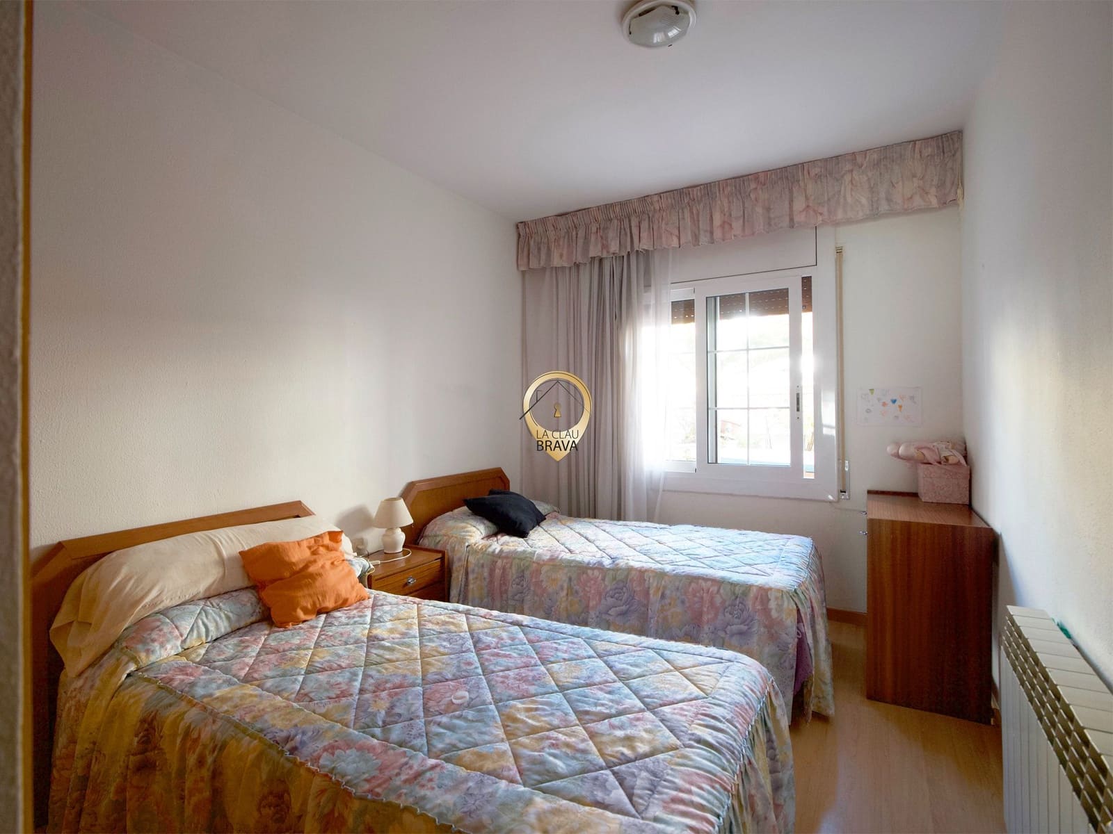 6 bedroom Commercial for sale in Sant Feliu de Guixols - € 745,000 (Ref: 9536423)