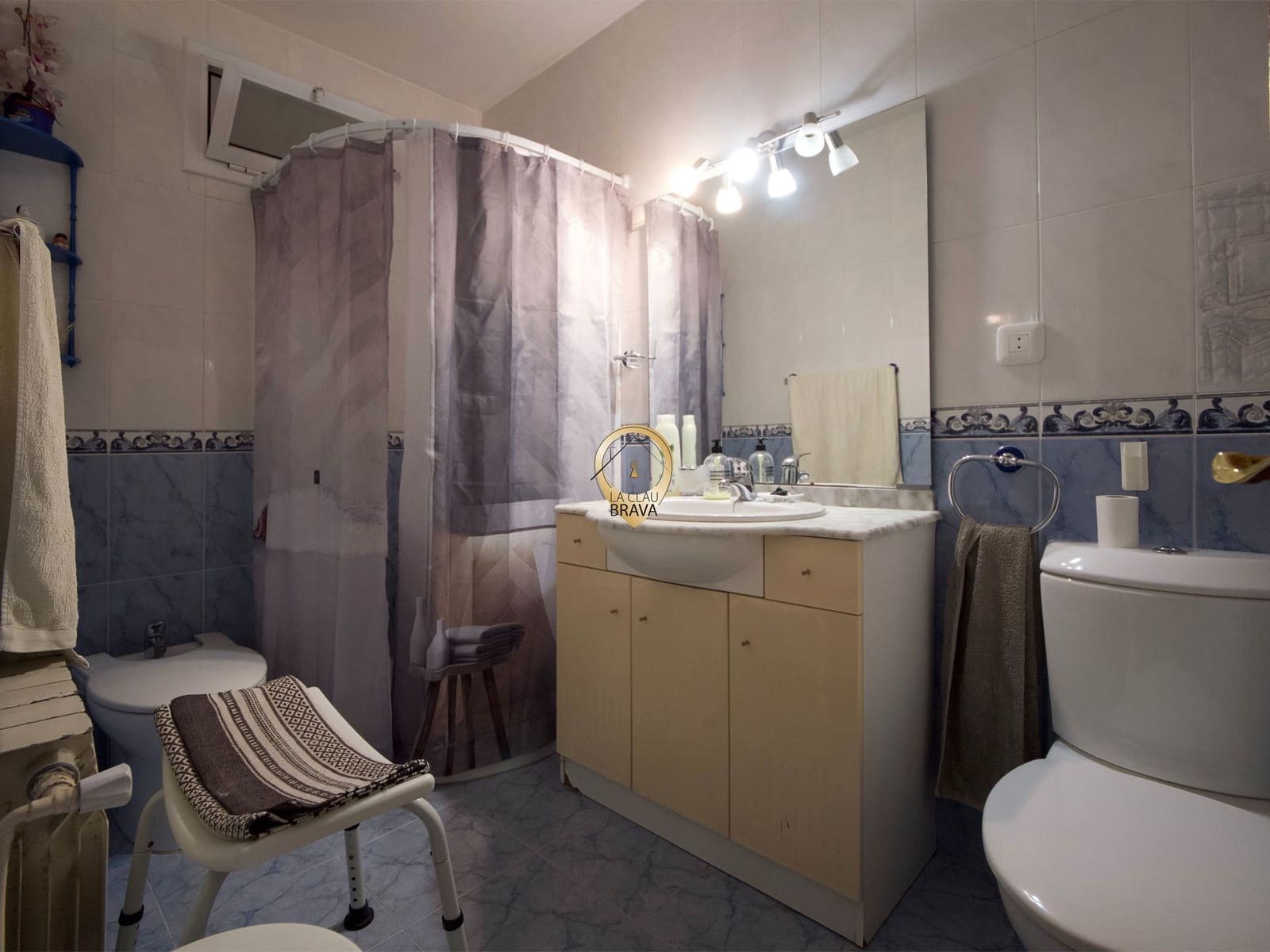 6 bedroom Commercial for sale in Sant Feliu de Guixols - € 745,000 (Ref: 9536423)