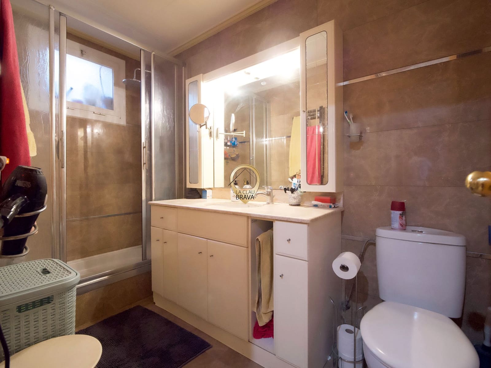 6 bedroom Commercial for sale in Sant Feliu de Guixols - € 745,000 (Ref: 9536423)