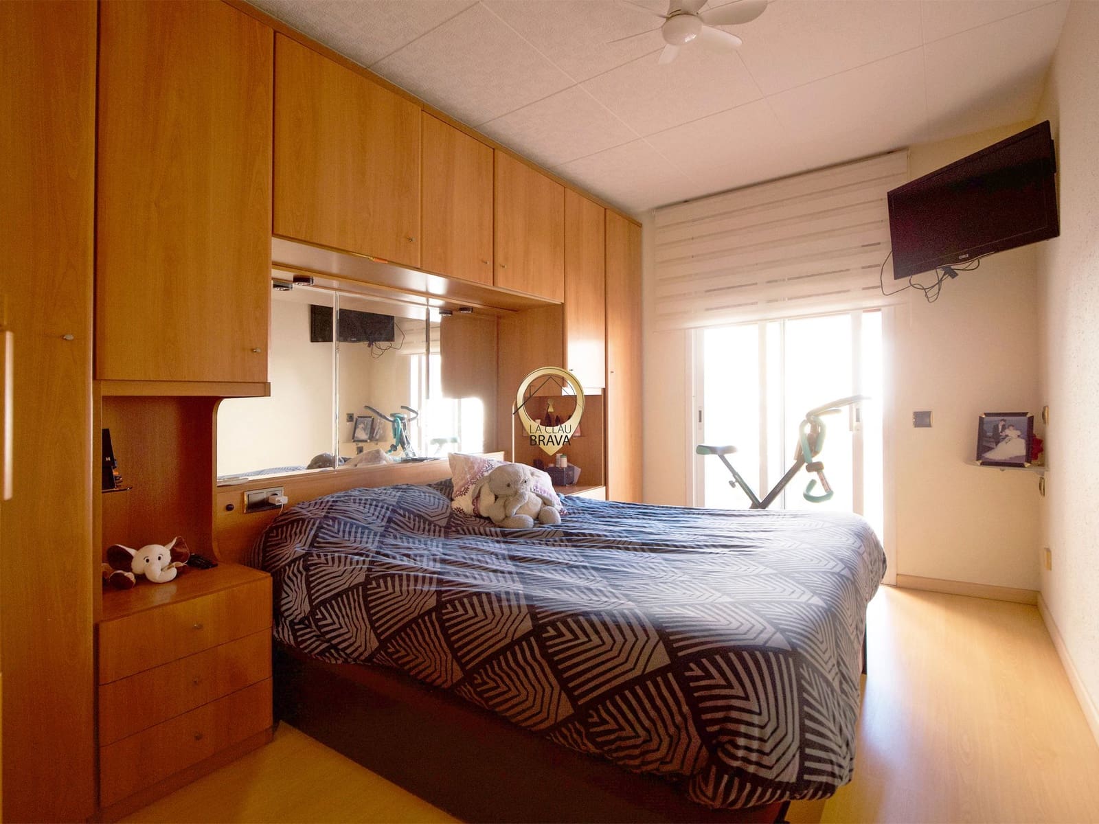 6 bedroom Commercial for sale in Sant Feliu de Guixols - € 745,000 (Ref: 9536423)