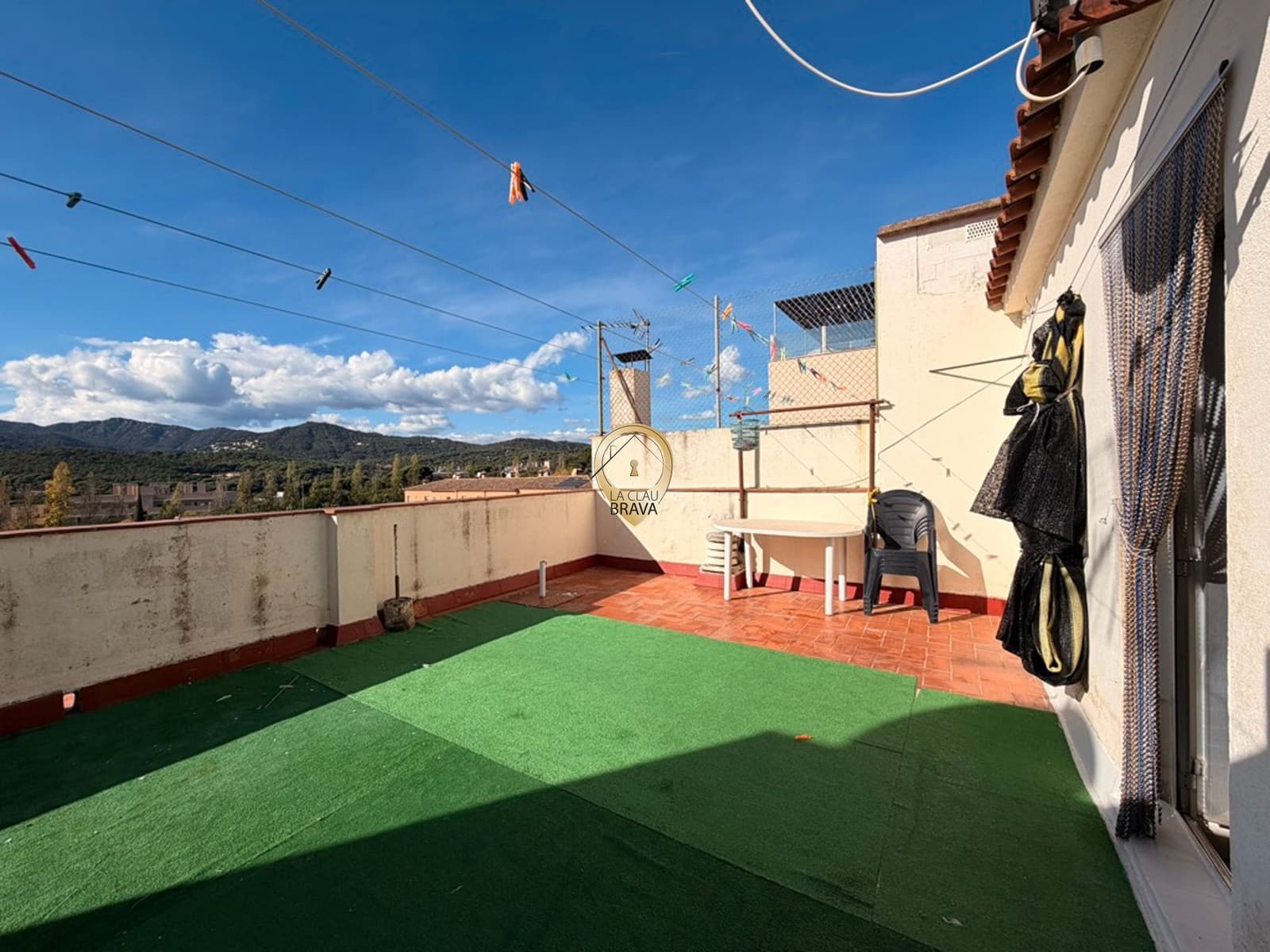 6 bedroom Commercial for sale in Sant Feliu de Guixols - € 745,000 (Ref: 9536423)