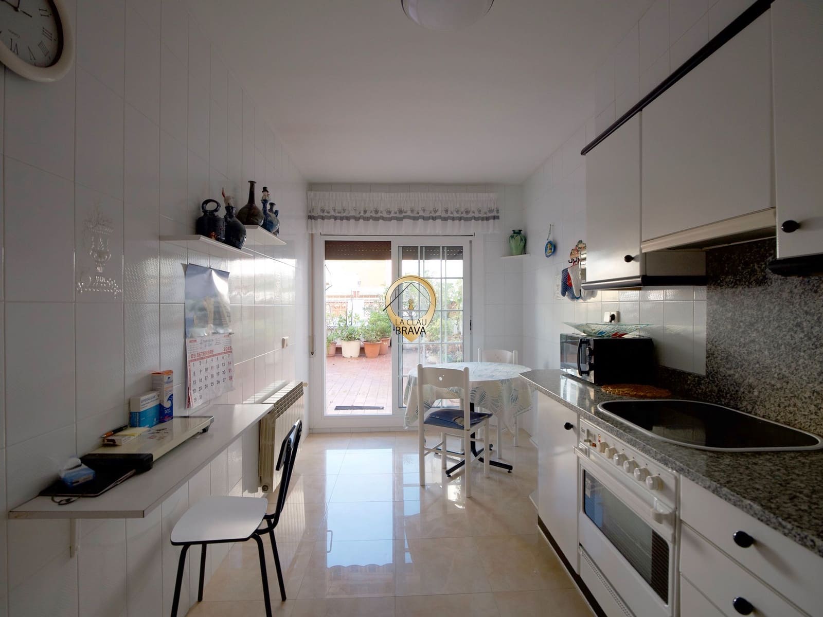 6 bedroom Commercial for sale in Sant Feliu de Guixols - € 745,000 (Ref: 9536423)