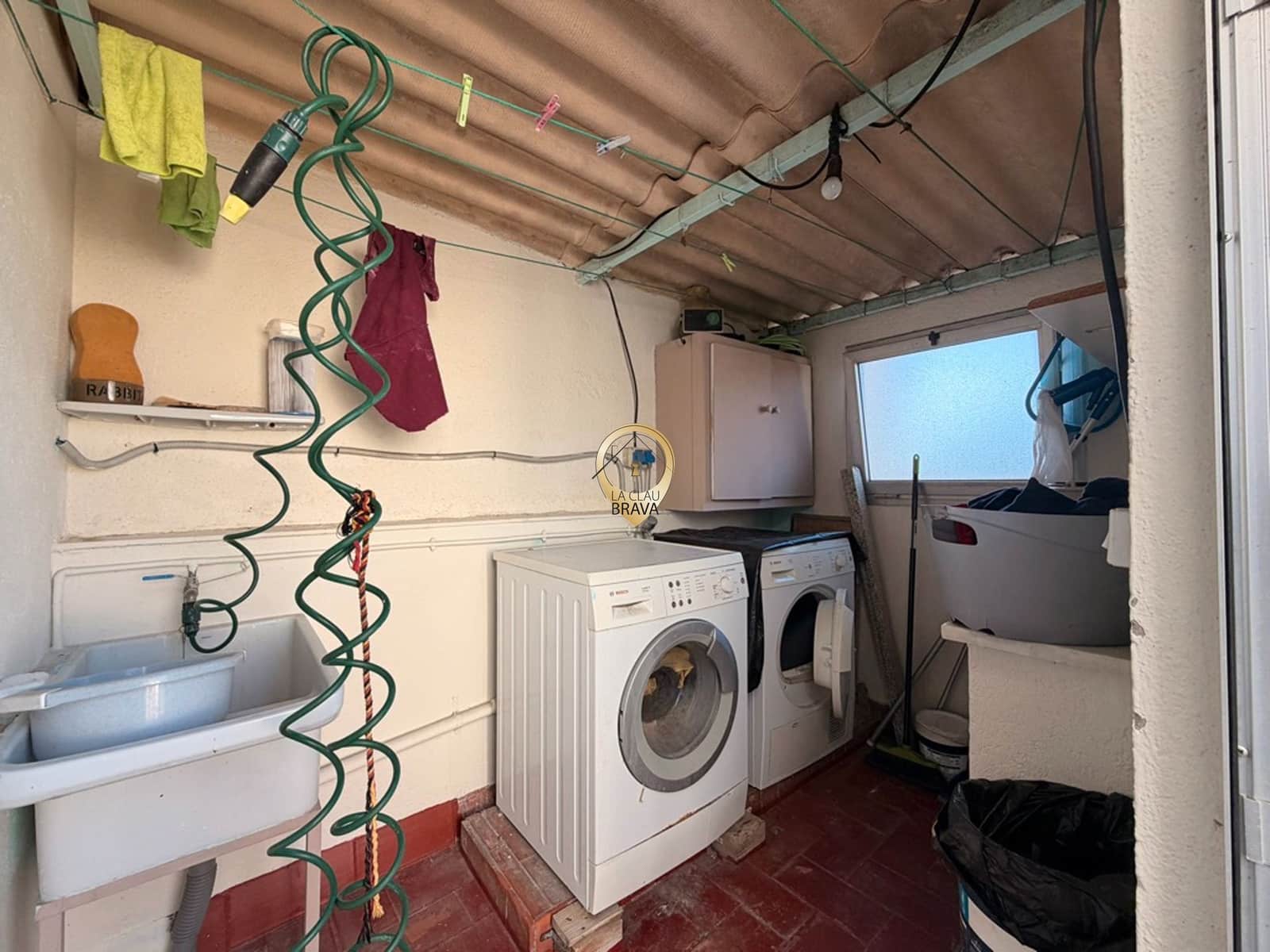 6 bedroom Commercial for sale in Sant Feliu de Guixols - € 745,000 (Ref: 9536423)