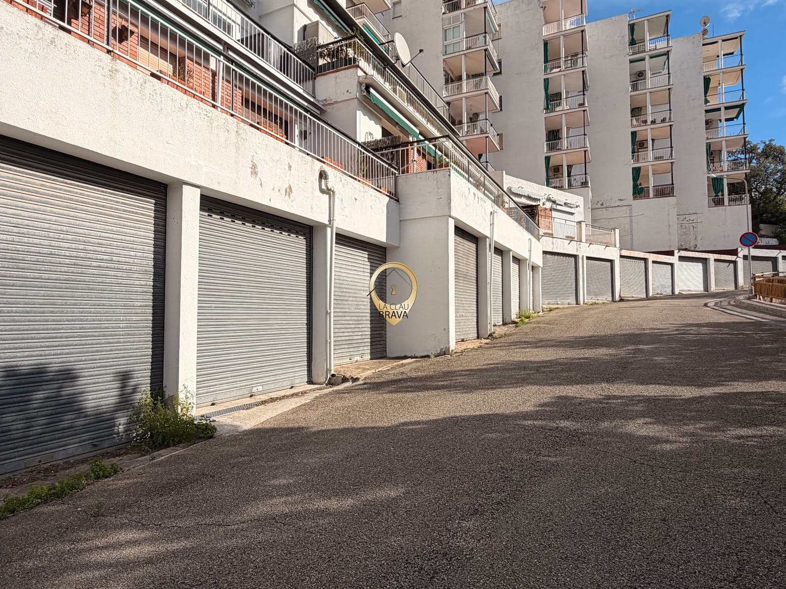 2 bedroom Apartment for sale in Santa Cristina d'Aro with garage - € 179,000 (Ref: 9550341)