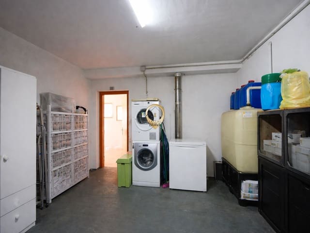 5 Zimmer Villa zu verkaufen in Santa Cristina d'Aro mit Garage - 550.000 € (Ref: 9628236)