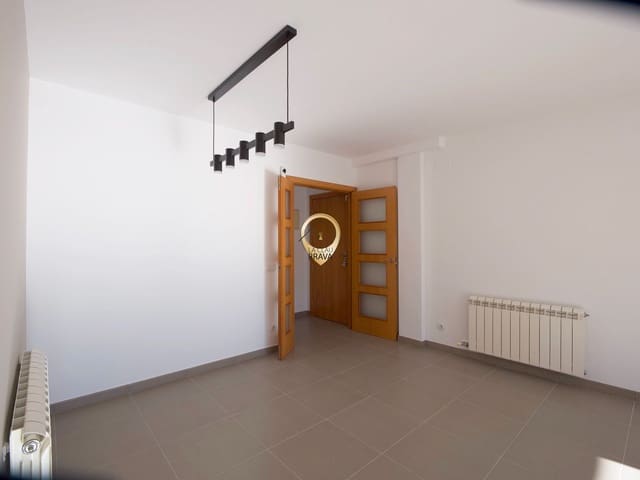 4 makuuhuone Asunto myytävänä paikassa Sant Feliu de Guíxols mukana 
autotalli - 350 000 € (Ref: 9629208)