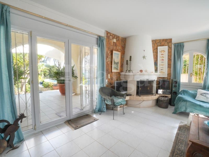 3 slaapkamer Villa te koop in Empuriabrava met zwembad garage - € 1.060.000 (Ref: 10015243)