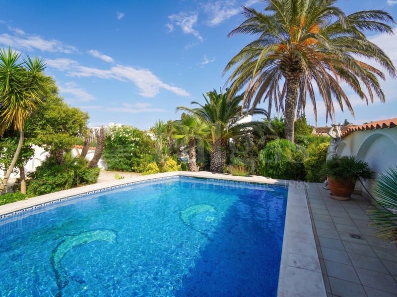 3 slaapkamer Villa te koop in Empuriabrava met zwembad garage - € 1.060.000 (Ref: 10015243)