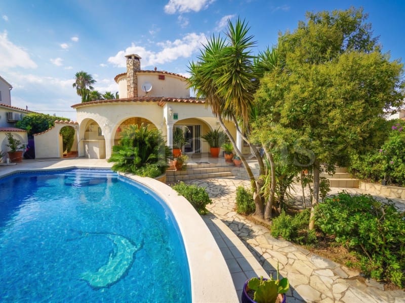 3 slaapkamer Villa te koop in Empuriabrava met zwembad garage - € 1.060.000 (Ref: 10015243)