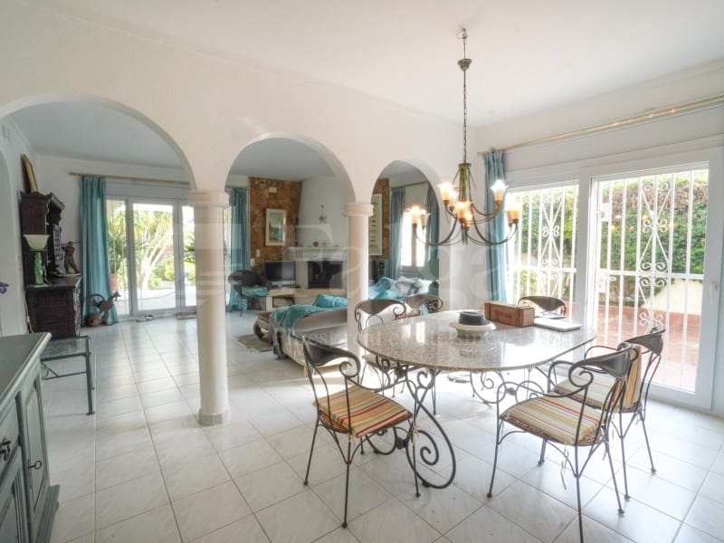 3 slaapkamer Villa te koop in Empuriabrava met zwembad garage - € 1.060.000 (Ref: 10015243)