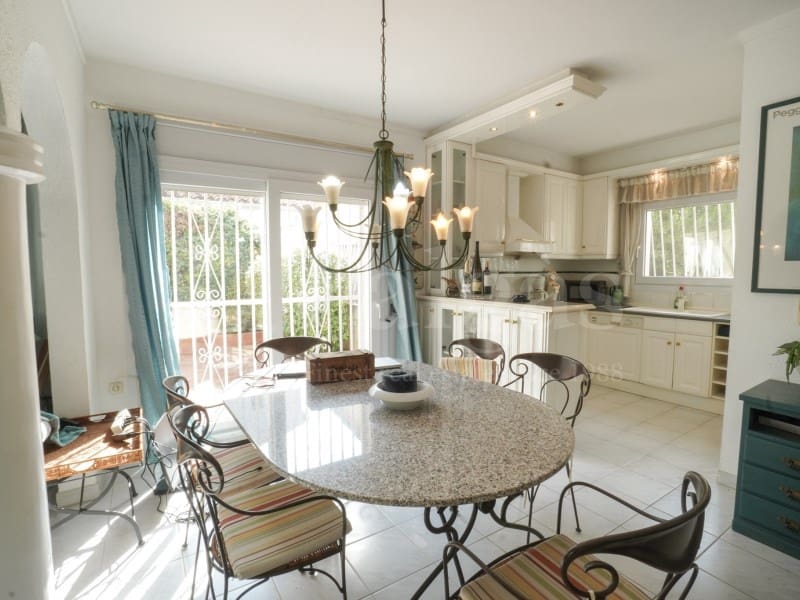 3 slaapkamer Villa te koop in Empuriabrava met zwembad garage - € 1.060.000 (Ref: 10015243)