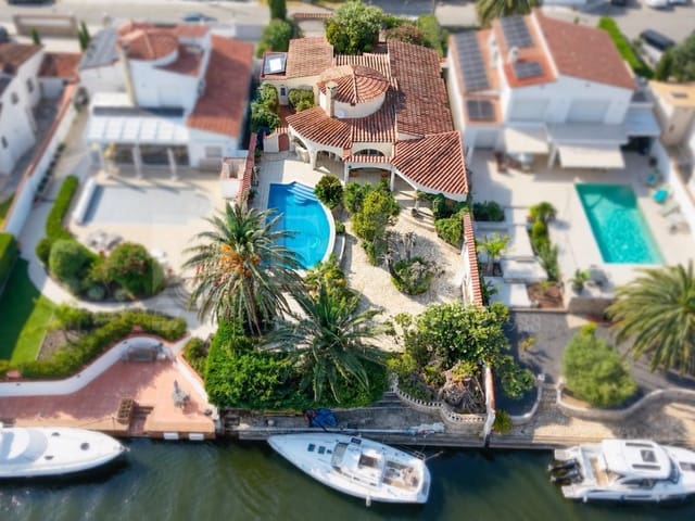 3 slaapkamer Villa te koop in Empuriabrava, Castelló d'Empúries met zwembad garage - € 1.060.000 (Ref: 10015243)