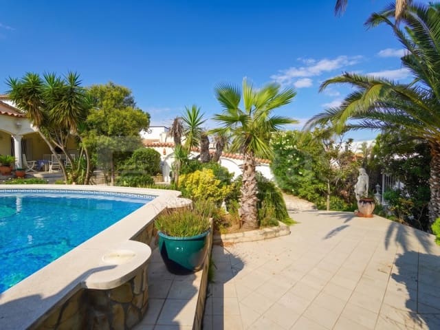 3 slaapkamer Villa te koop in Empuriabrava, Castelló d'Empúries met zwembad garage - € 1.060.000 (Ref: 10015243)