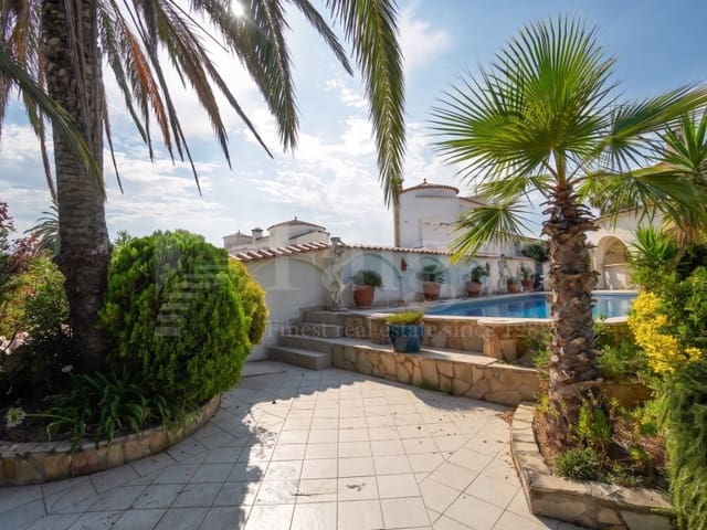 3 slaapkamer Villa te koop in Empuriabrava, Castelló d'Empúries met zwembad garage - € 1.060.000 (Ref: 10015243)