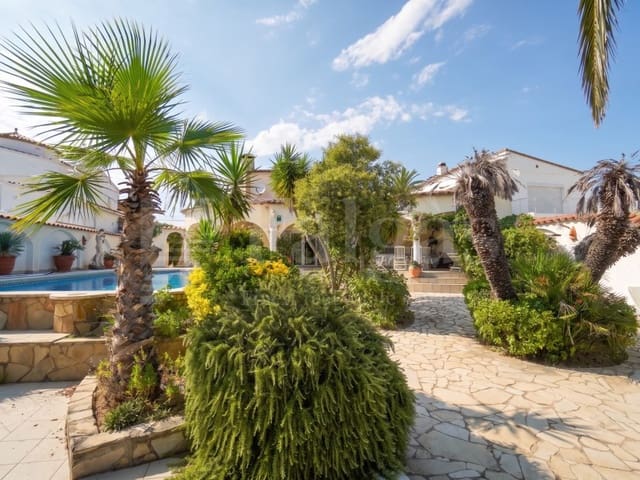 3 slaapkamer Villa te koop in Empuriabrava, Castelló d'Empúries met zwembad garage - € 1.060.000 (Ref: 10015243)