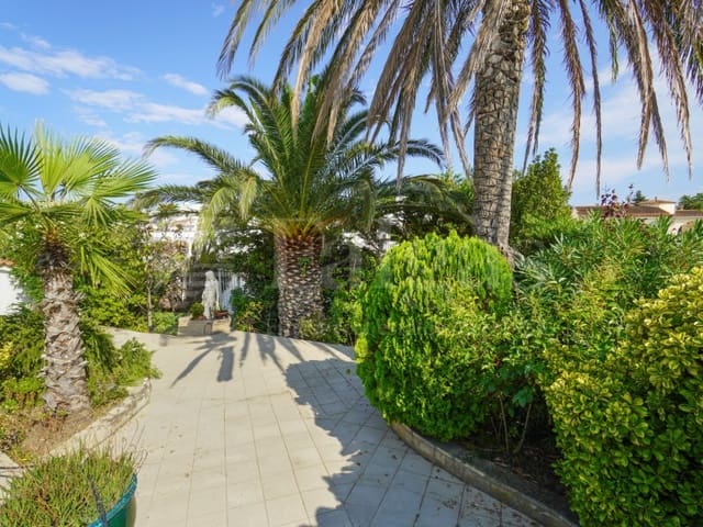 3 slaapkamer Villa te koop in Empuriabrava, Castelló d'Empúries met zwembad garage - € 1.060.000 (Ref: 10015243)
