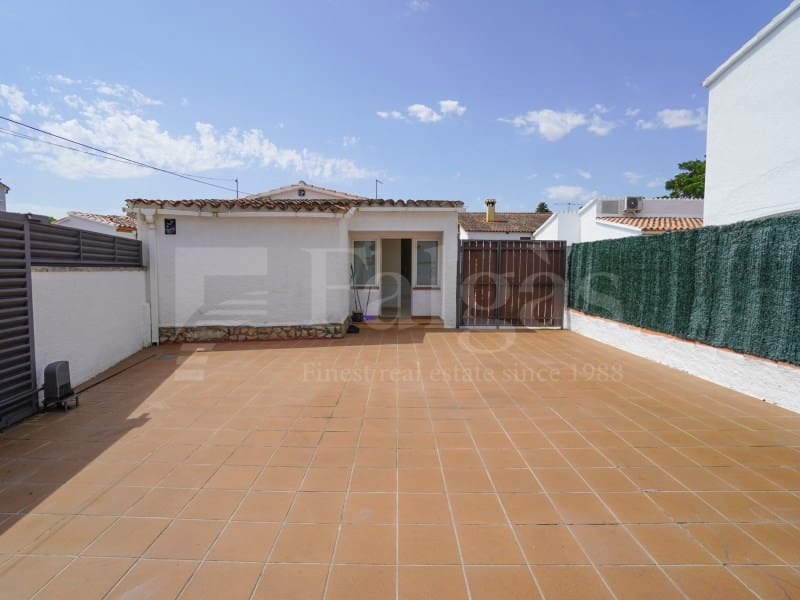 3 Zimmer Villa zu verkaufen in Empuriabrava mit Pool Garage - 395.000 € (Ref: 10017244)