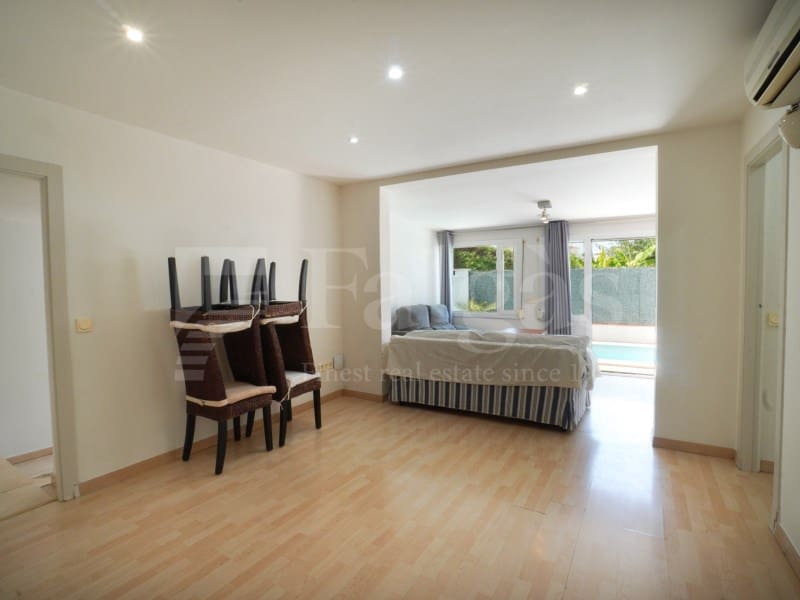 3 Zimmer Villa zu verkaufen in Empuriabrava mit Pool Garage - 395.000 € (Ref: 10017244)