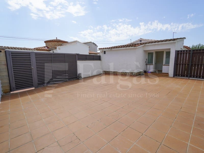 3 Zimmer Villa zu verkaufen in Empuriabrava mit Pool Garage - 395.000 € (Ref: 10017244)