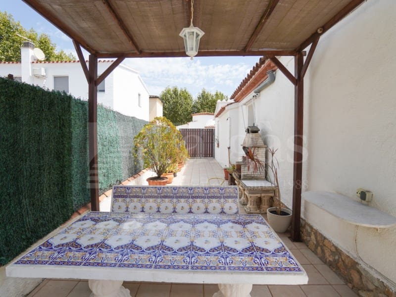 3 Zimmer Villa zu verkaufen in Empuriabrava mit Pool Garage - 395.000 € (Ref: 10017244)