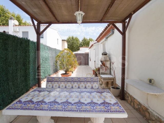 3 Zimmer Villa zu verkaufen in Empuriabrava, Castelló d'Empúries mit Pool Garage - 395.000 € (Ref: 10017244)