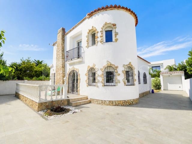 3 makuuhuone Huvila myytävänä paikassa Empuriabrava, Castelló d'Empúries mukana 
autotalli - 550 000 € (Ref: 10026980)