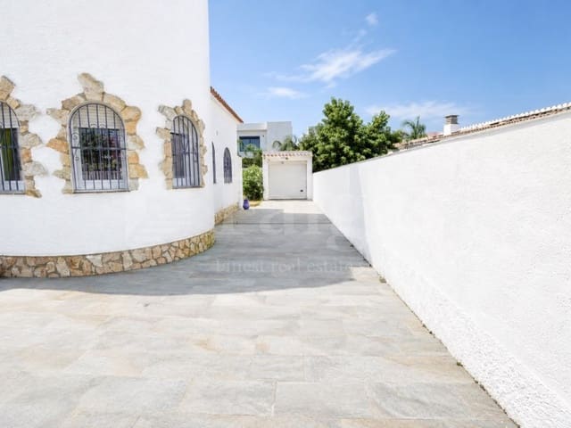 3 makuuhuone Huvila myytävänä paikassa Empuriabrava, Castelló d'Empúries mukana 
autotalli - 550 000 € (Ref: 10026980)