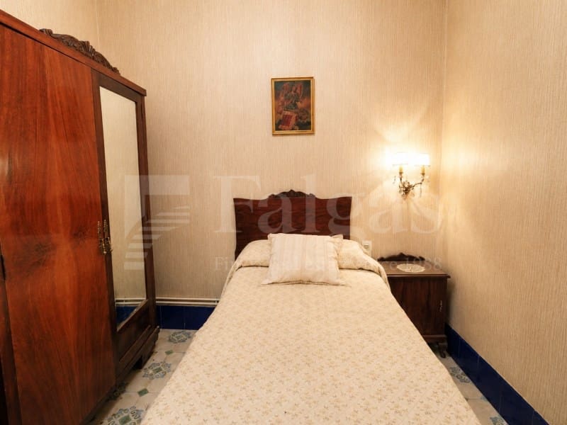 Casa de 4 habitaciones en Figueres en venta - 350.000 € (Ref: 10035069)