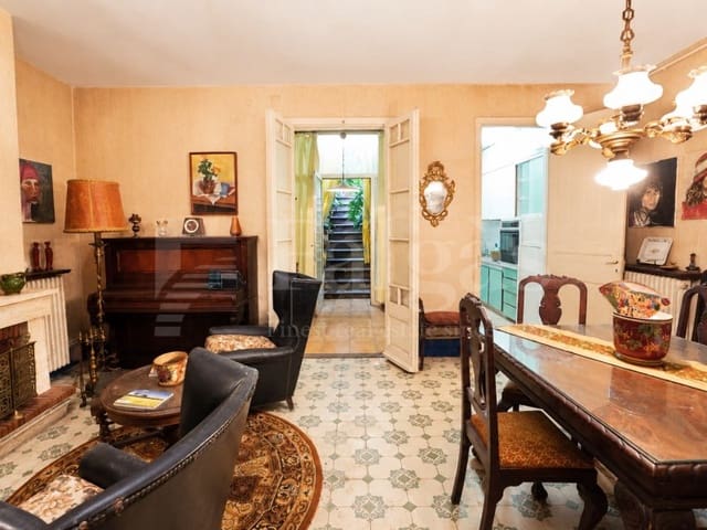 Casa de 4 habitaciones en Figueres en venta - 350.000 € (Ref: 10035069)