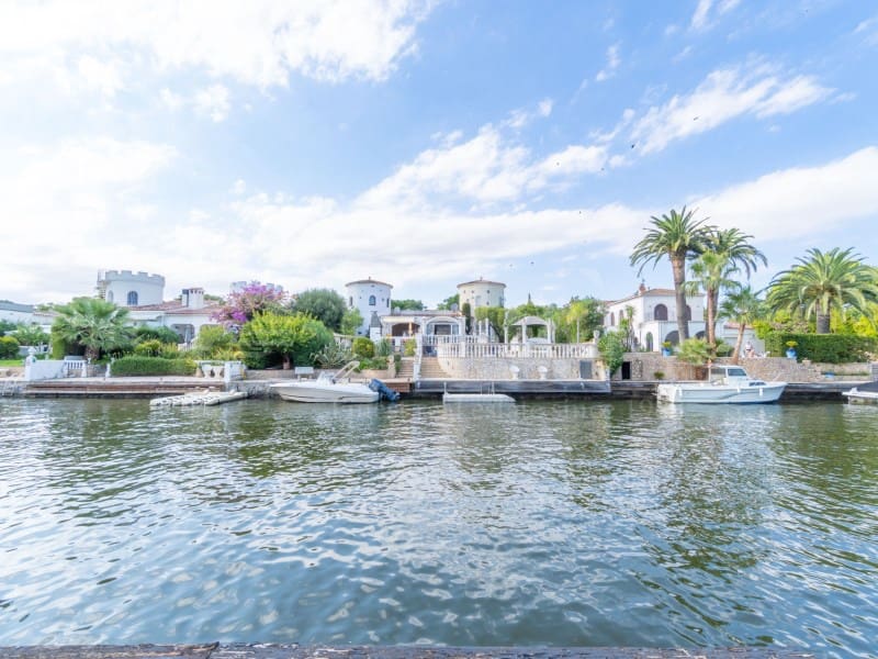 4 quarto Moradia para venda em Empuriabrava com piscina garagem - 1 995 000 € (Ref: 10050025)