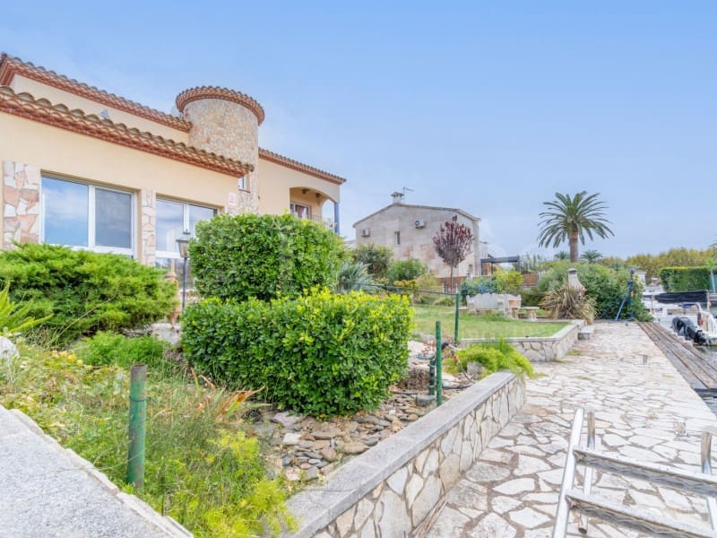 4 quarto Moradia para venda em Empuriabrava com piscina garagem - 1 995 000 € (Ref: 10050025)