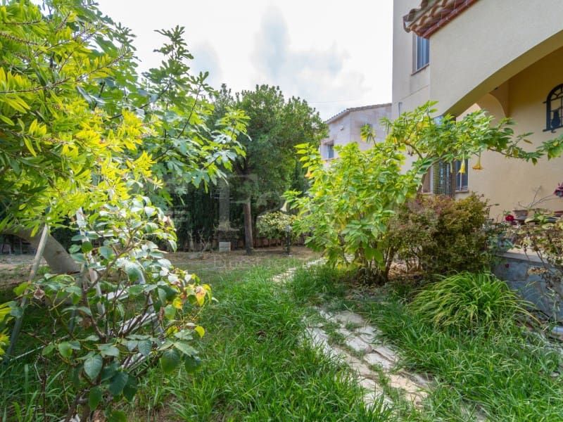 4 quarto Moradia para venda em Empuriabrava com piscina garagem - 1 995 000 € (Ref: 10050025)