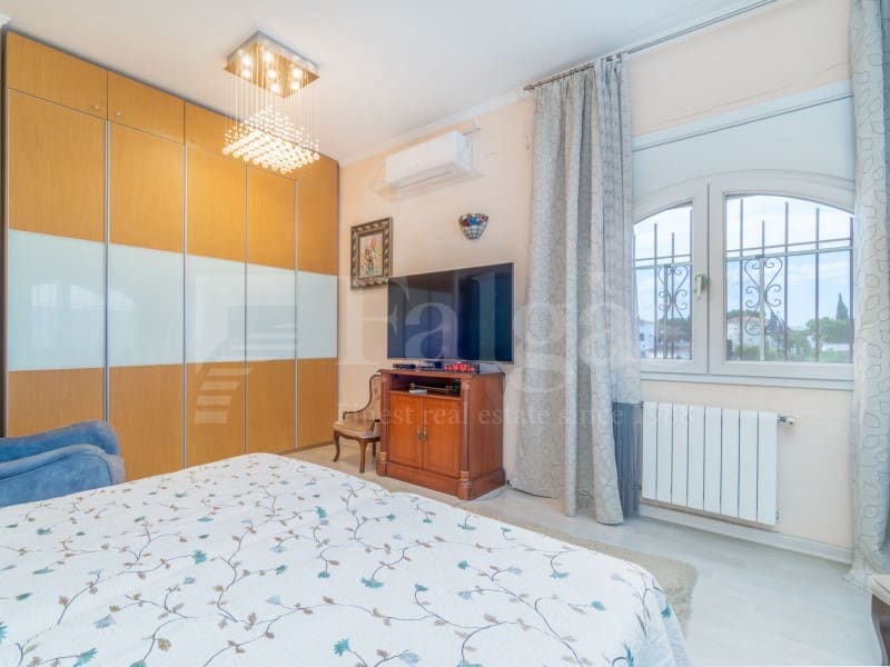 4 quarto Moradia para venda em Empuriabrava com piscina garagem - 1 995 000 € (Ref: 10050025)