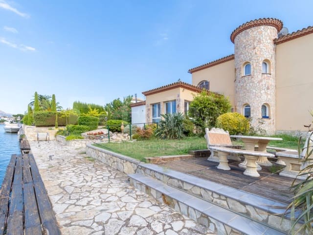 4 quarto Moradia para venda em Empuriabrava, Castelló d'Empúries com piscina garagem - 1 995 000 € (Ref: 10050025)