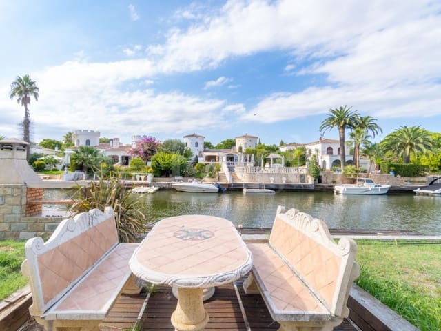 4 quarto Moradia para venda em Empuriabrava, Castelló d'Empúries com piscina garagem - 1 995 000 € (Ref: 10050025)