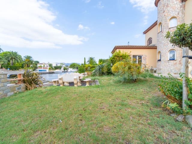 4 quarto Moradia para venda em Empuriabrava, Castelló d'Empúries com piscina garagem - 1 995 000 € (Ref: 10050025)